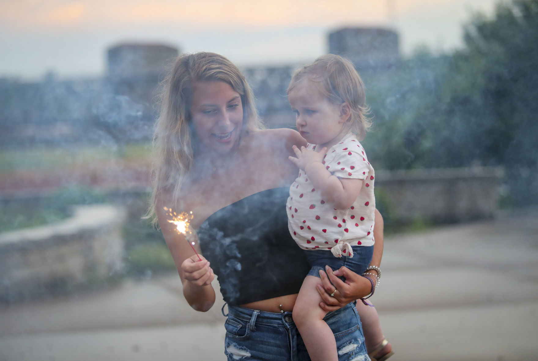 070419-mda-nws-redwhiteboom-016
